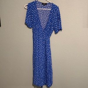 Lulus Maretta Blue and White Floral Print Wrap Midi Dress